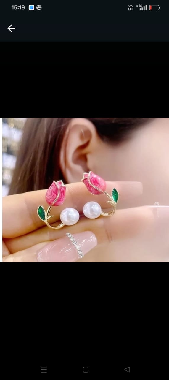 Tulip Pearl Stud Earrings
