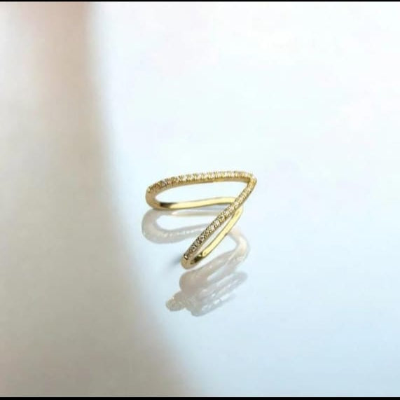 V-shaped ring
