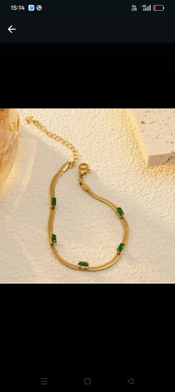 Emerald serpentine bracelet