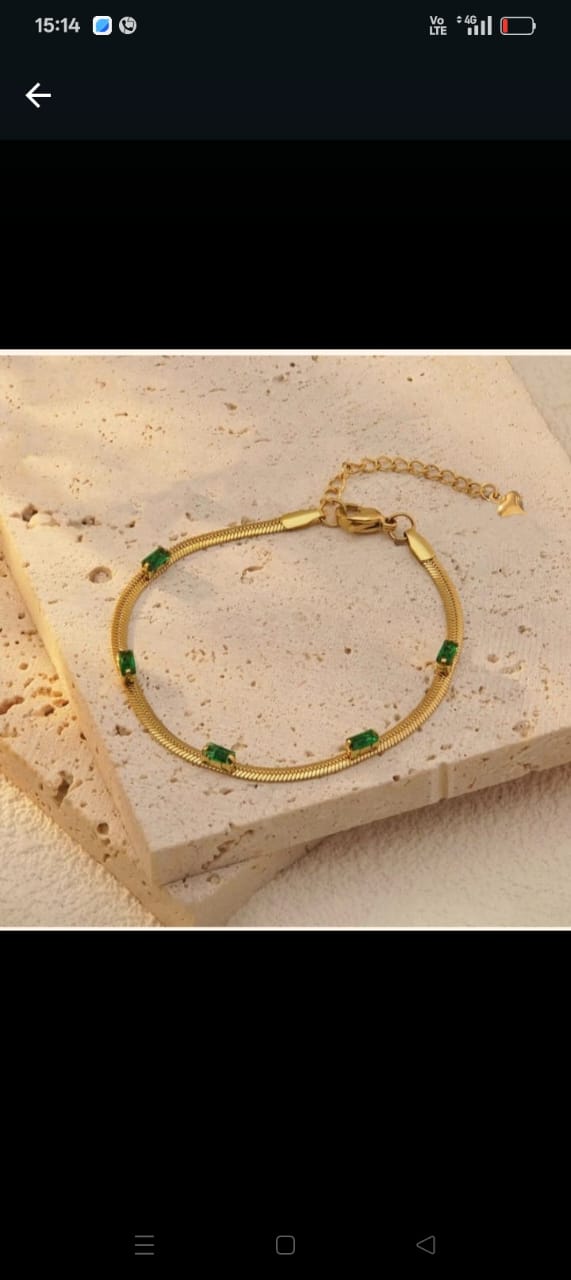 Emerald serpentine bracelet