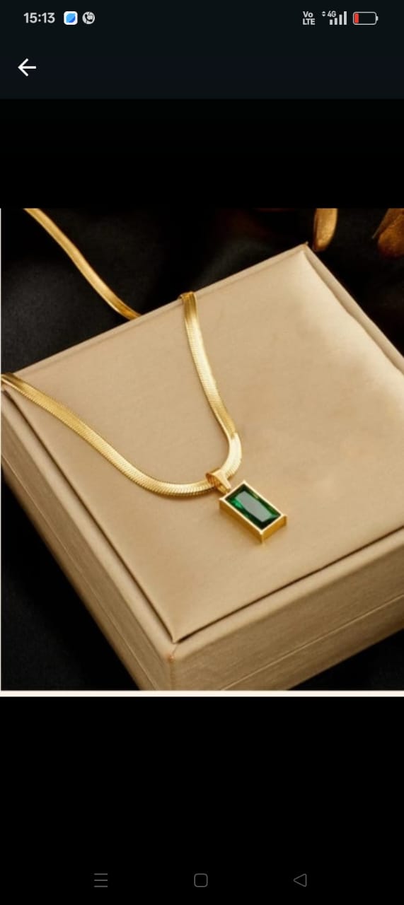 Emerald Stone Pendant Snake Chain Necklace