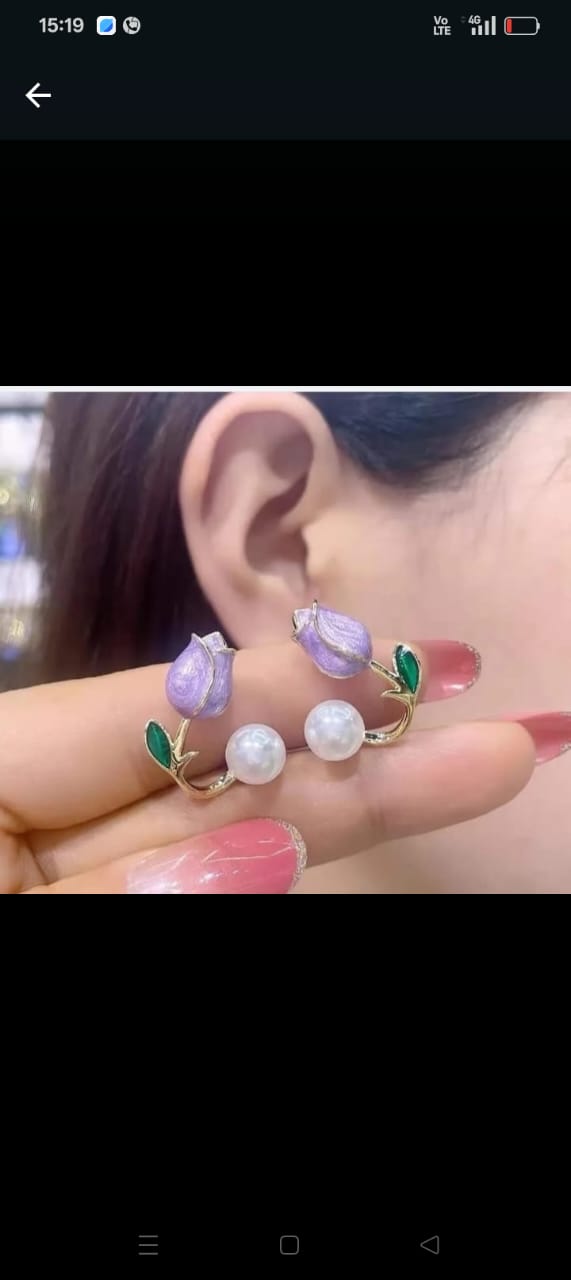 Tulip Pearl Stud Earrings