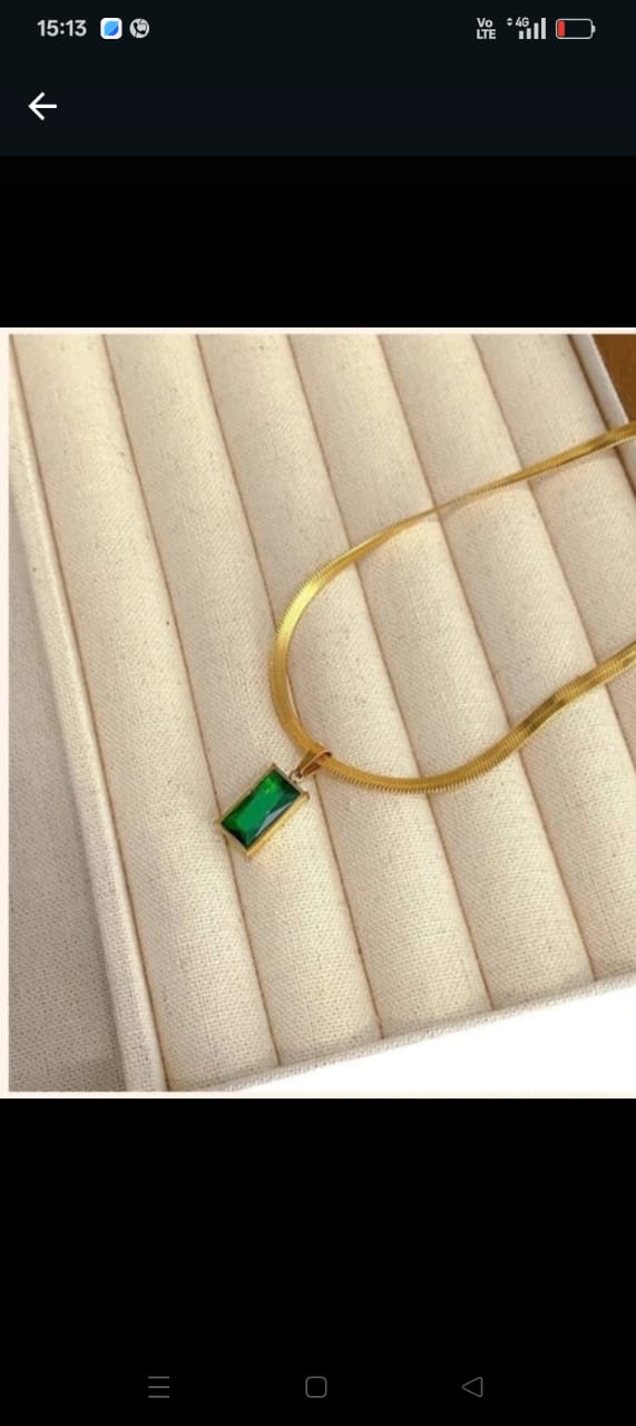 Emerald Stone Pendant Snake Chain Necklace