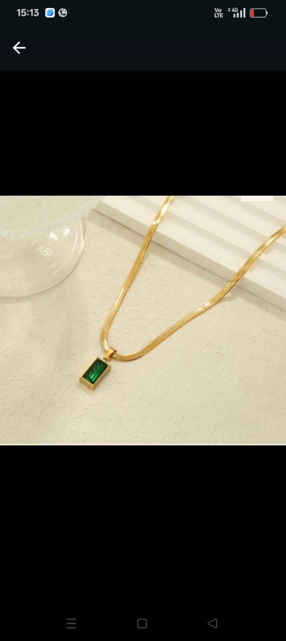 Emerald Stone Pendant Snake Chain Necklace